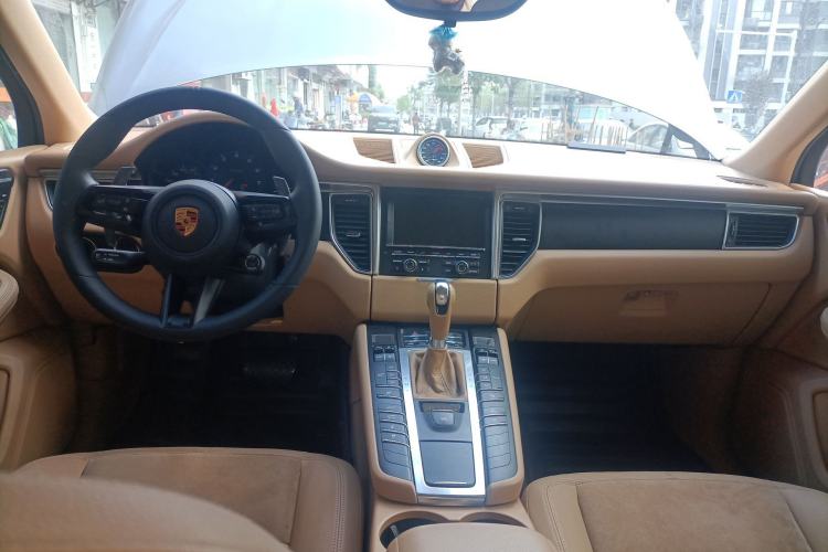 Used Porsche Macan 2014 Macan 2.0T Center Console