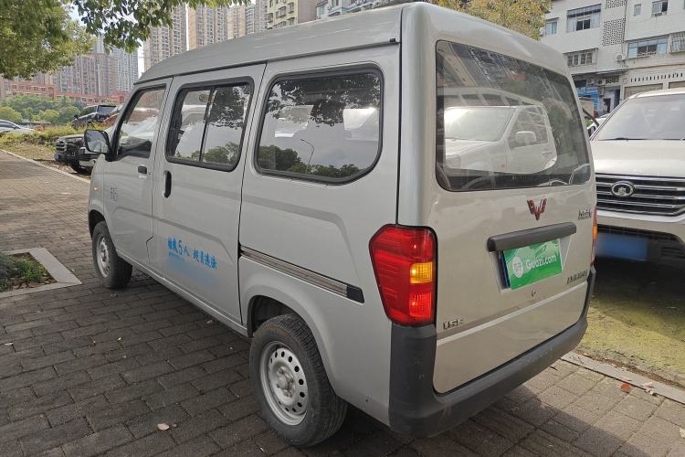Used Wuling Zhiguang 2023 1.5L Practical Version 5/7 Seats Rear Left 45 Deg