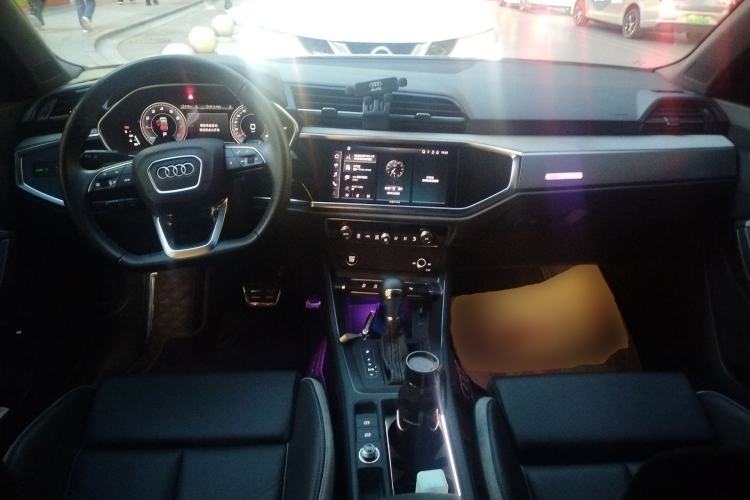 Used Audi Q3 2024 35 TFSI Fashion Dynamic Edition Center Console