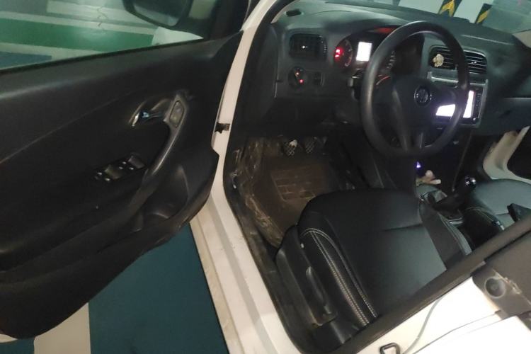 Used Volkswagen Polo 2016 1.4L Manual Fashion Model Driver Seat