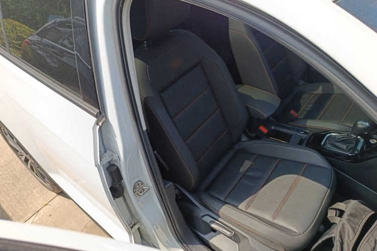 Used Volkswagen T-ROC 2021 280TSI DSG Two-Wheel Drive Comfort Connect 30th Anniversary Edition