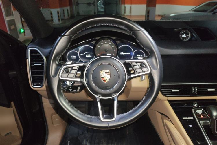 Used Porsche Cayenne 2018 Cayenne 3.0T Steering Wheel