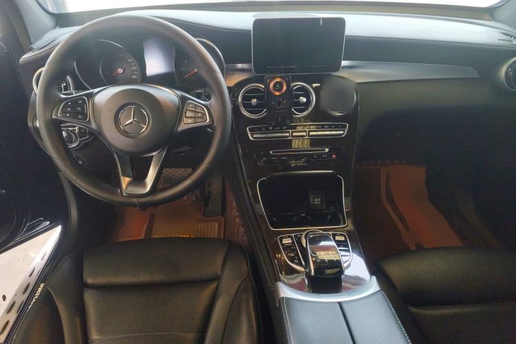 Used Mercedes-Benz GLC 2019 Facelift GLC 260 L 4MATIC Luxury Model
