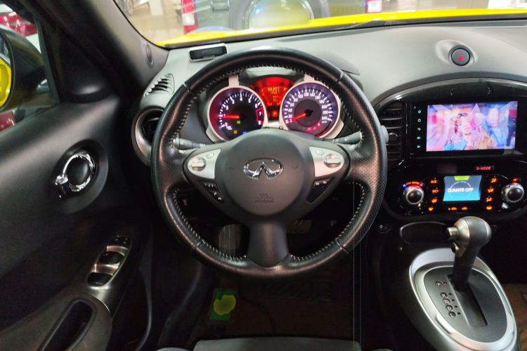 Used Infiniti ESQ 2014 1.6L Spontaneous Edition
