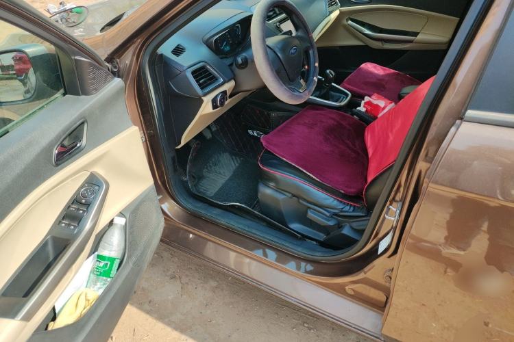 Used Ford Escort 2015 1.5L Manual Comfort Model
