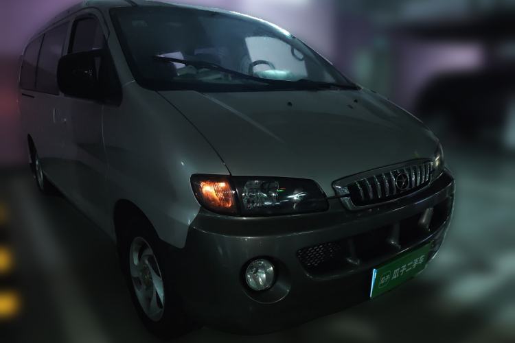 Used JAC Group Refine 2011 2.0L Shuttle Gasoline Comfort Edition HFC4GA3 Front Right 45 Deg