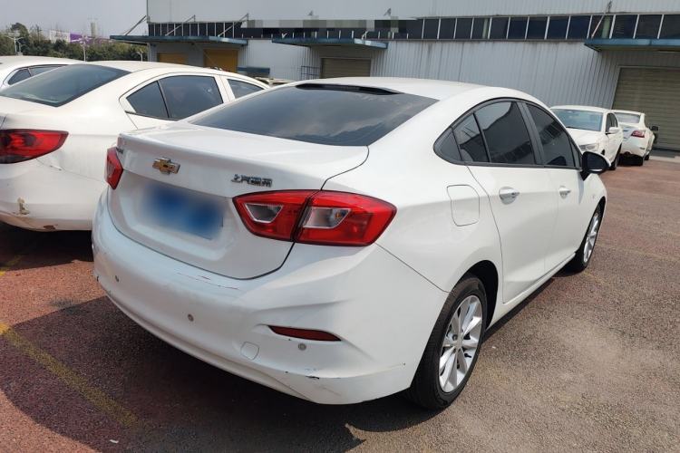 Used Chevrolet Cruze 2017 1.5L Automatic Pioneer Sunroof Edition