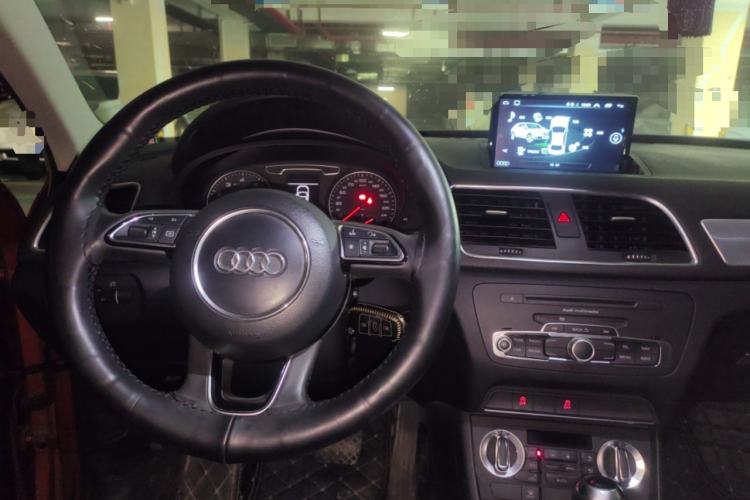 Used Audi Q3 2015 30 TFSI Comfort Model Steering Wheel