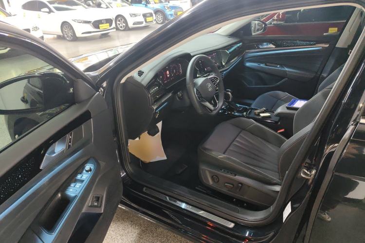 Used Volkswagen Passat 2024 380TSI Dragon Edition
