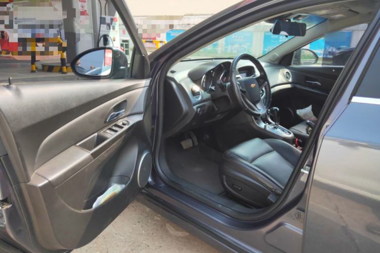 Used Chevrolet Cruze 2013 1.8L SX AT Driver Seat