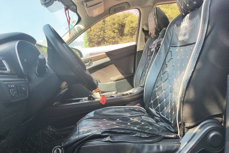 Used Dongfeng Fengon 580 2018 Revised Version 1.5T Manual Luxury Edition
