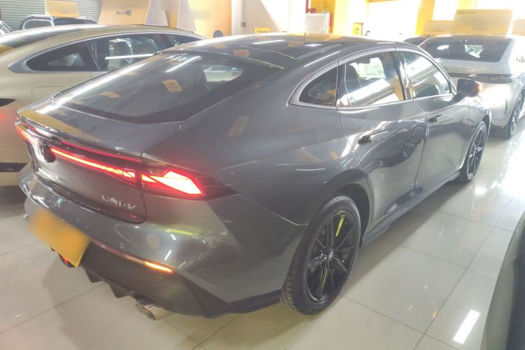 Used Changan UNI-V 2023 1.5T Prestige Model
