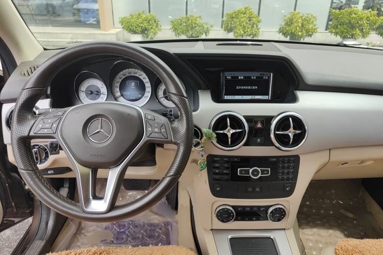 Used Mercedes-Benz GLK-Class 2013 GLK 300 4MATIC Dynamic Sunroof Model