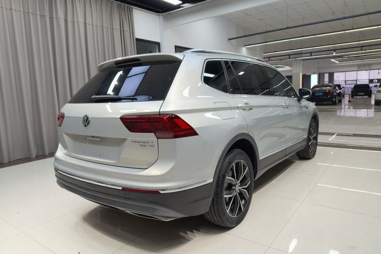 Used Volkswagen Tiguan L 2018 380TSI Automatic All-Wheel Drive Flagship Edition Rear Right 45 Deg
