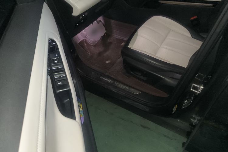 Used Land Rover Range Rover Evoque 2021 Range Rover Velar 249 PS R-Dynamic S Performance Edition
