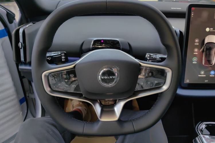 Used Volvo EX30 2025 Rear-Drive Long-Range Version Ultra