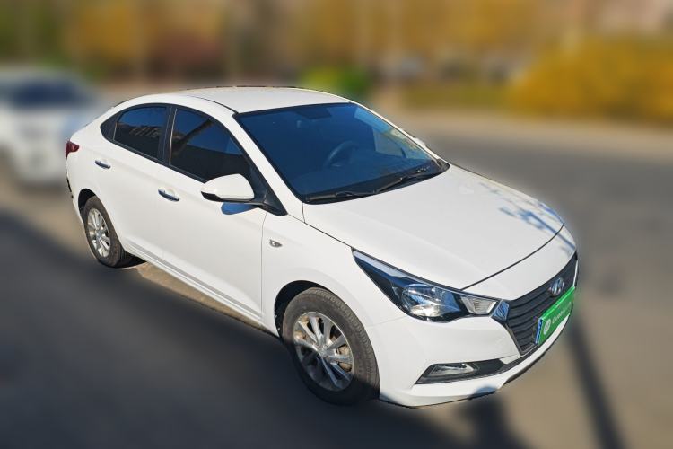 Used Hyundai Verna (new generation) 2016 1.4L Automatic Cool Edition GLS Front Right 45 Deg