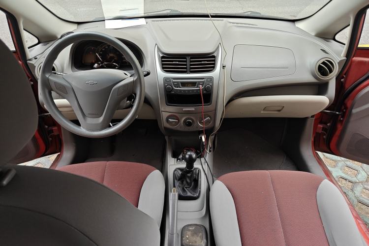 Used Chevrolet Sail 2013 Sedan 1.2L Manual Fashion Edition Center Console