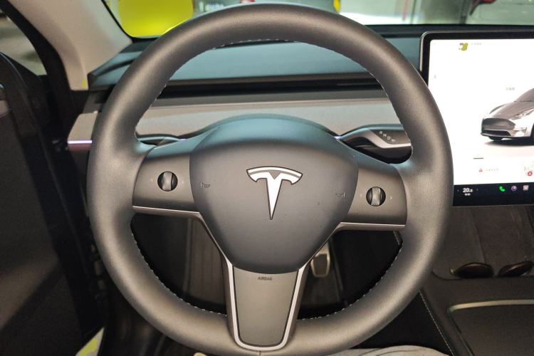 Used Tesla Model Y 2024 Rear-Wheel-Drive Version
