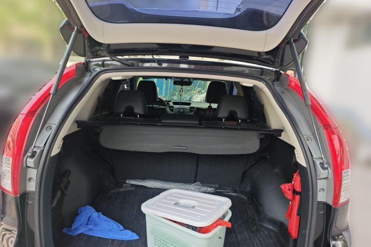 Used Honda CR-V 2013 2.4L four-wheel drive luxury version Trunk