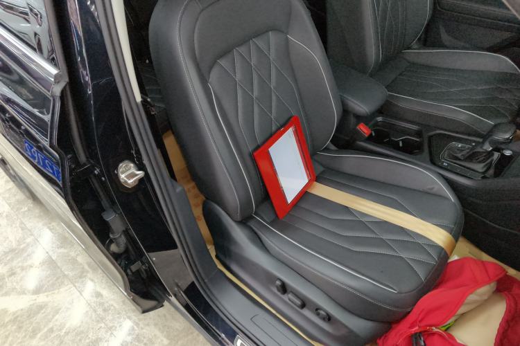 Used Volkswagen Tiguan L 2022 330TSI Automatic Two-Wheel Drive Smart Edition Right Front Seat