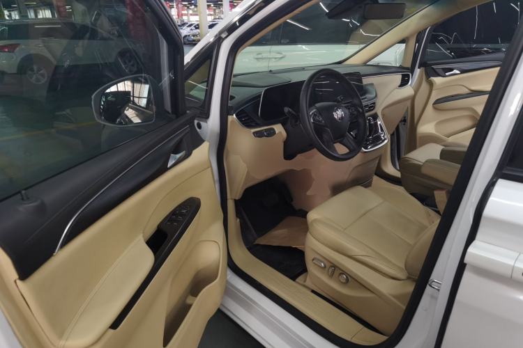 Used Buick GL8 2022 ES Landtrek 653T Luxury Edition Driver Seat