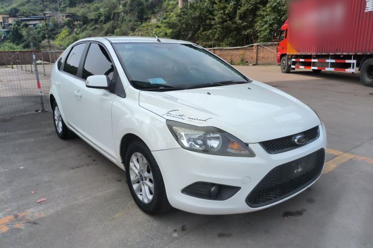 Used Ford Focus 2013 Hatchback Classic 1.8L Automatic Base Model Front Right 45 Deg