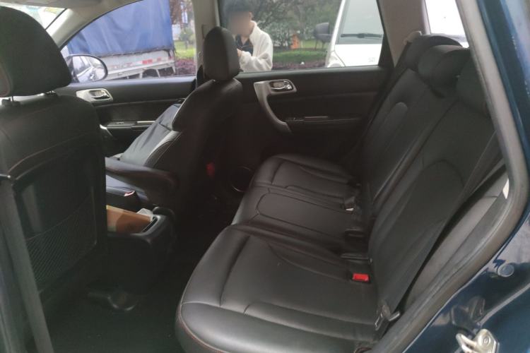 Used Haval H6 2015 Upgraded Model 1.5T Manual Two-Wheel Drive Elite Version Left Rear Seat