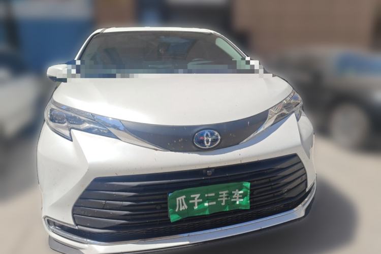 Used Toyota SIENNA 2023 2.5L Hybrid Comfort Edition Front