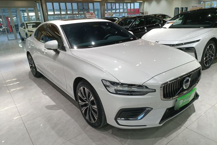 Used Volvo S60 2023 B4 Zhiyuan Luxury Edition
