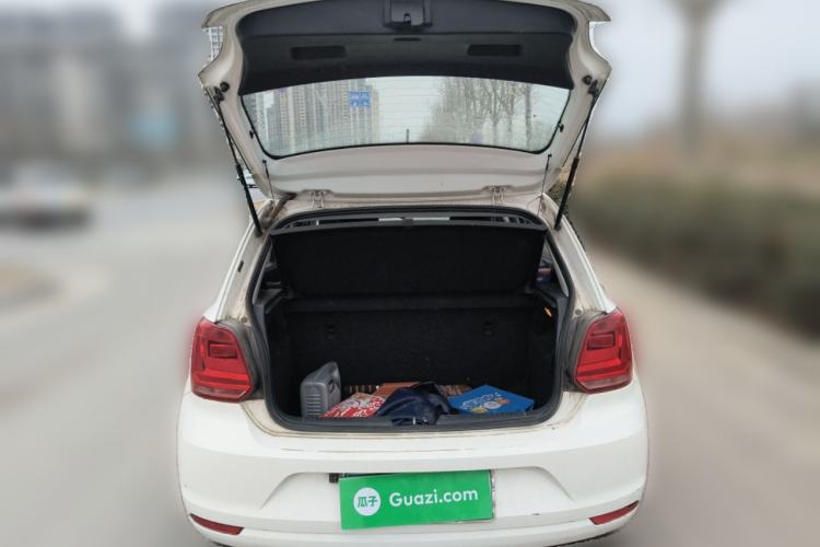 Used Volkswagen Polo 2016 1.4L Manual Fashion Model Trunk