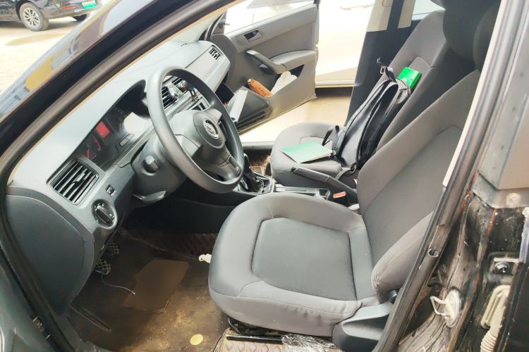 Used Volkswagen Santana 2013 1.6L Manual Fashion Edition Left Front Seat