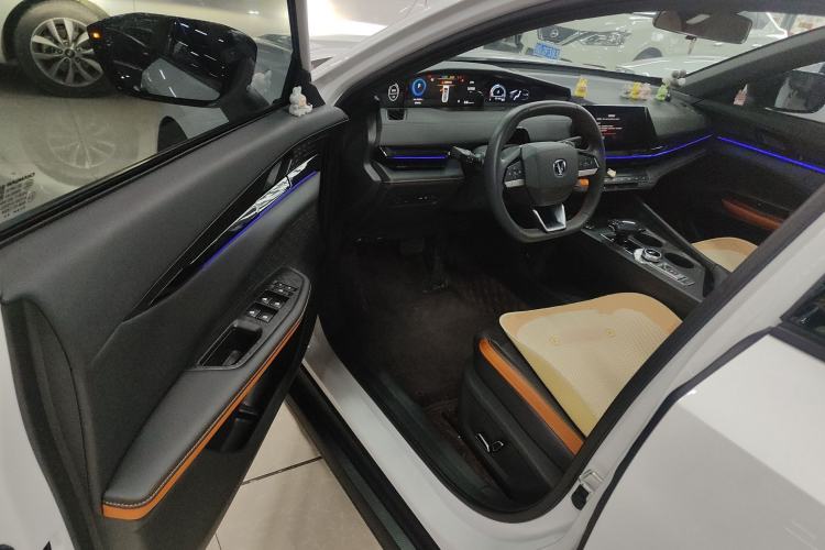 Used Changan UNI-V 2024 1.5T High-Energy Version