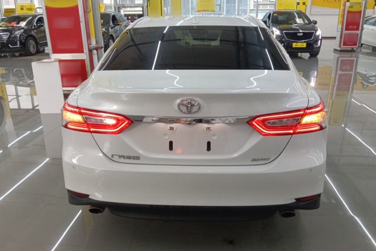Used Toyota Camry 2021 2.0G Luxury Edition
