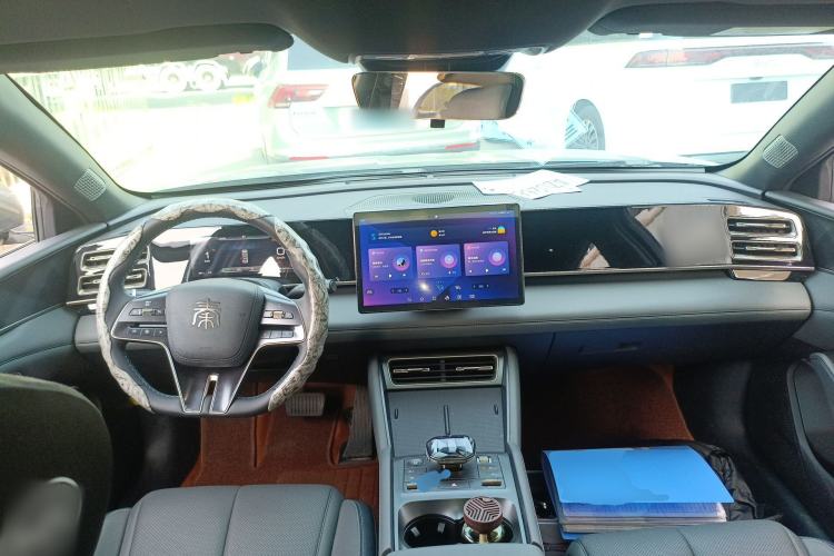 Used BYD Qin L 2024 DM-i 120KM Leading Model Center Console