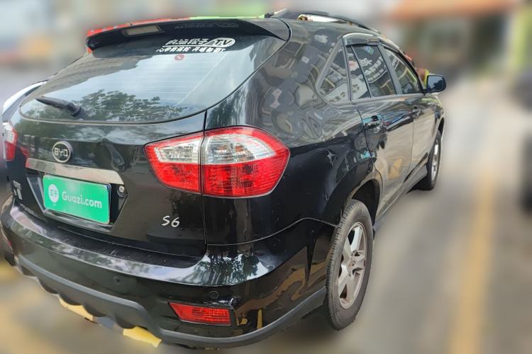 Used BYD S6 2014 2.0L Manual Luxury 5-Seater