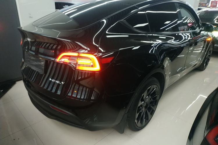 Used Tesla Model Y 2022 Long-Range All-Wheel-Drive Version Rear Right 45 Deg