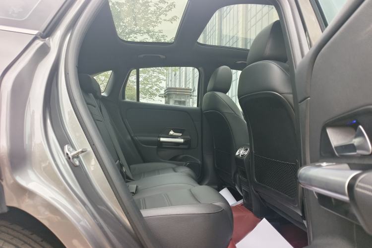 Used Mercedes-Benz GLA 2022 Second Facelift GLA 200 Interior 6