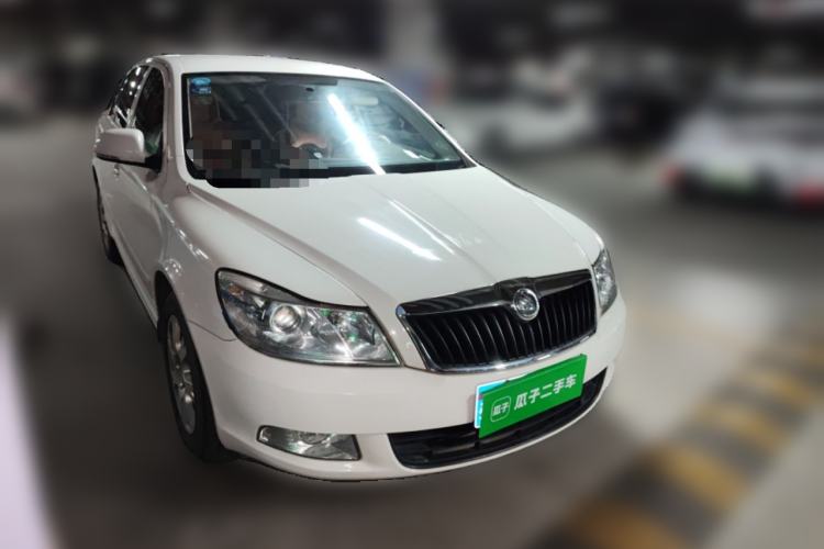 Used Skoda Octavia 2014 1.6L Automatic Yijie Edition Front Right 45 Deg
