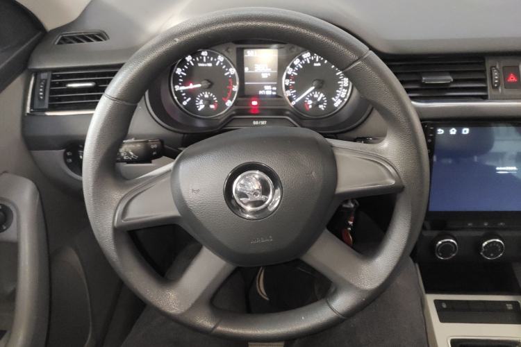 Used Skoda Octavia 2015 1.6L Manual Yijie Edition
