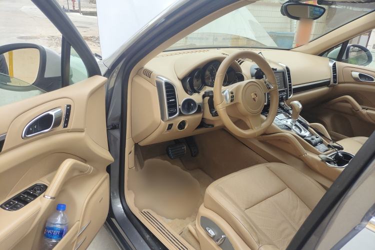 Used Porsche Cayenne 2014 Cayenne Platinum Edition 3.0T