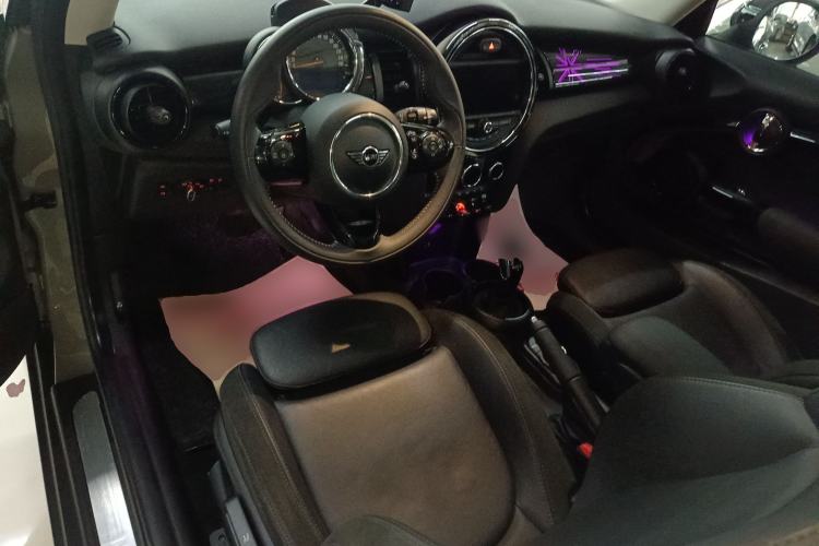 Used MINI MINI 2018 1.5T COOPER Artist
