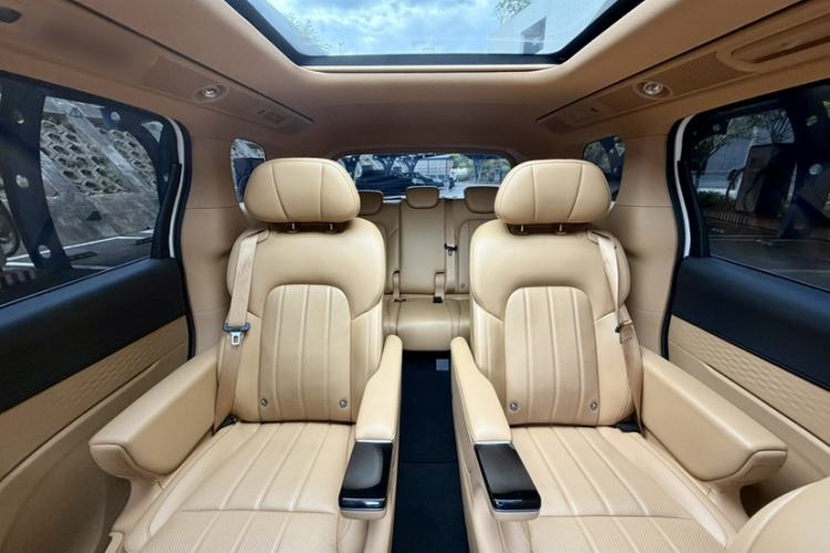 Used VOYAH Dream 2025 PHEV Four-Wheel Drive Excellence Qiankun Edition
