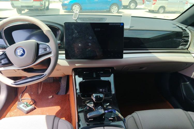 Used BYD Han 2025 DM-i 125KM Prestige Model
