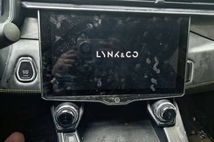 Used Lynk & Co 05 2020 2.0TD Two-Wheel Drive Shine Halo Audio And AC Panel