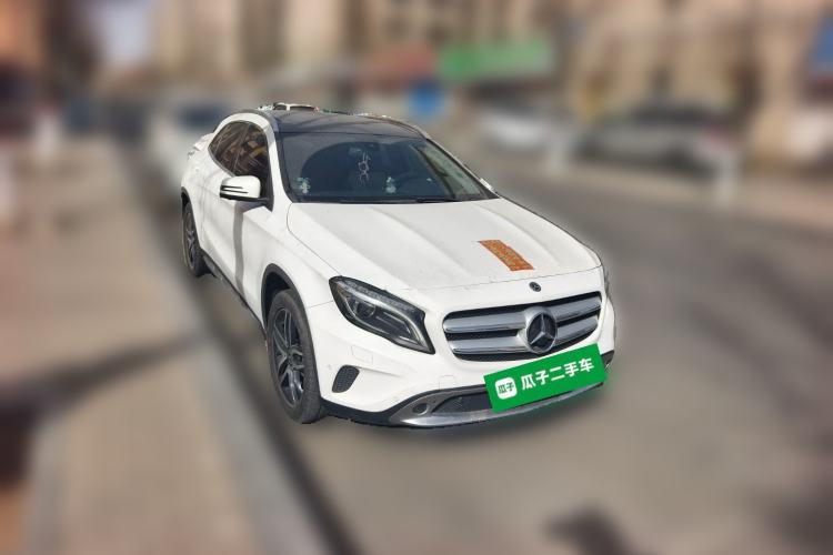 Used Mercedes-Benz GLA 2016 GLA 200 Fashion Model Front Right 45 Deg