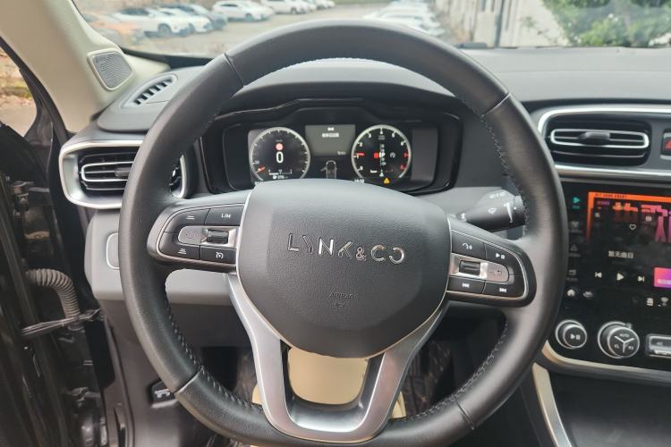 Used Lynk & Co 01 2019 2.0T Two-Wheel-Drive Pro Version China VI Standard
