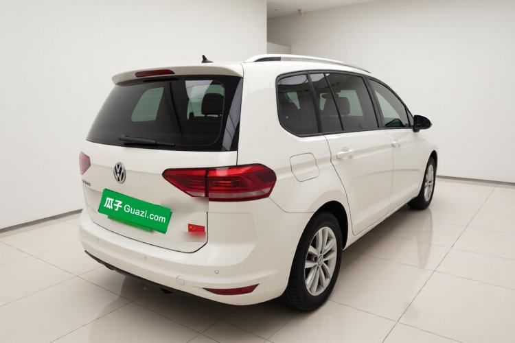 Used Volkswagen Touran 2016 Volkswagen Touran L 280TSI DSG Comfort Edition Exterior 5