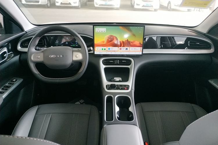 Used Geely Galaxy Geome 2026 Model 310km Dream Edition Center Console