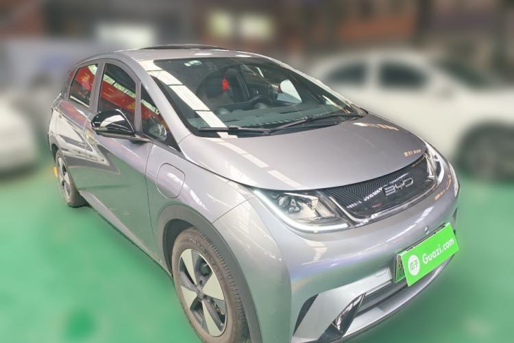 Used BYD Dolphin 2023 420 km Free Version Front Right 45 Deg